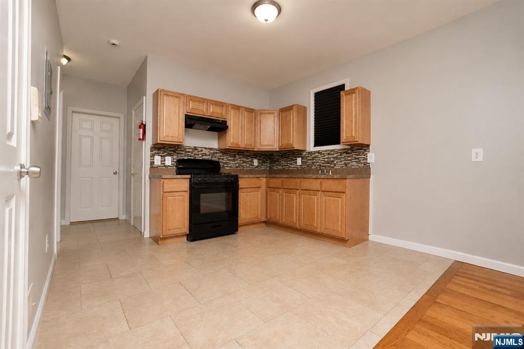 136-138 Dewey Street - Photo 3