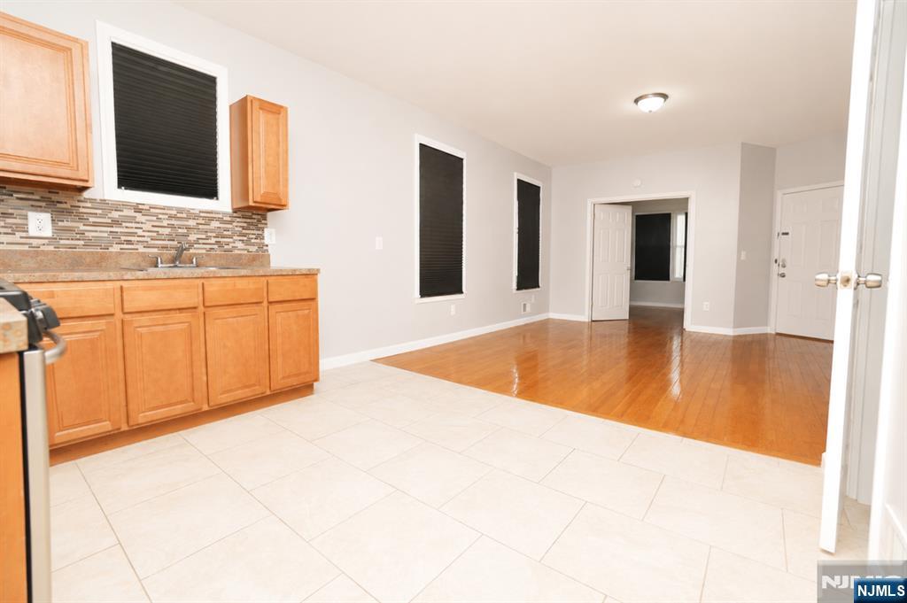 136-138 Dewey Street - Photo 5