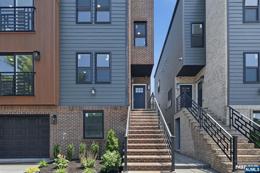 432 10th Street — photo 2