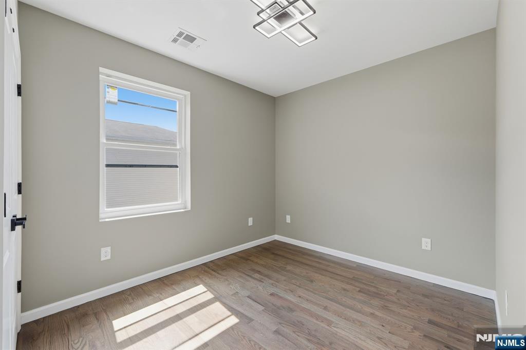 432 10th Street — photo 31
