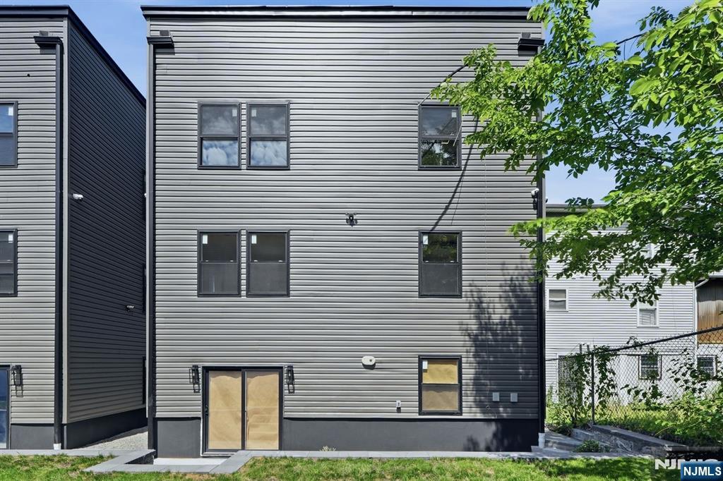 432 10th Street — photo 39