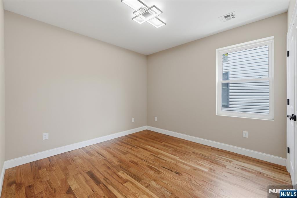 438 10th Street — photo 31