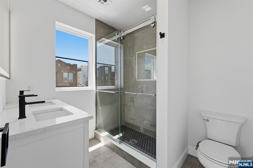 438 10th Street — photo 35