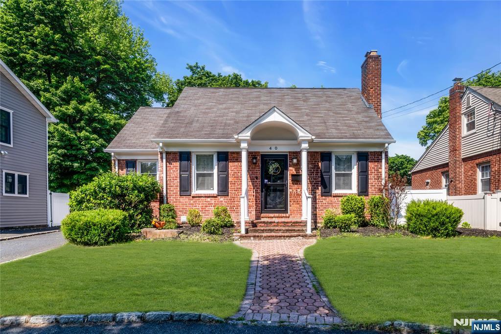 40 Merritt Ave, Dumont, NJ 07628