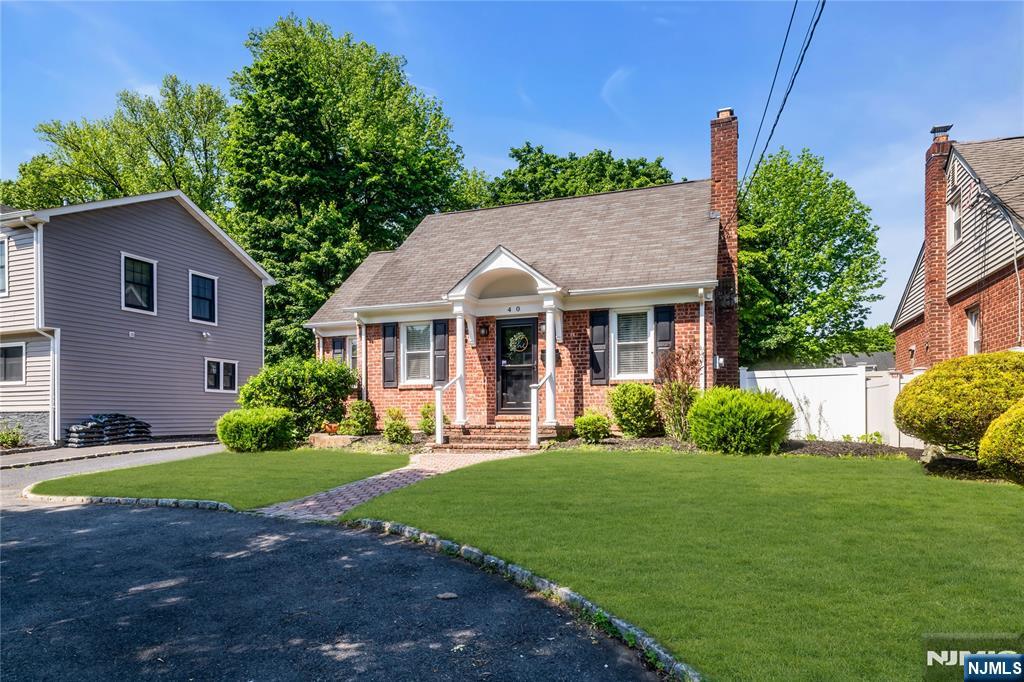 40 Merritt Ave, Dumont, NJ 07628