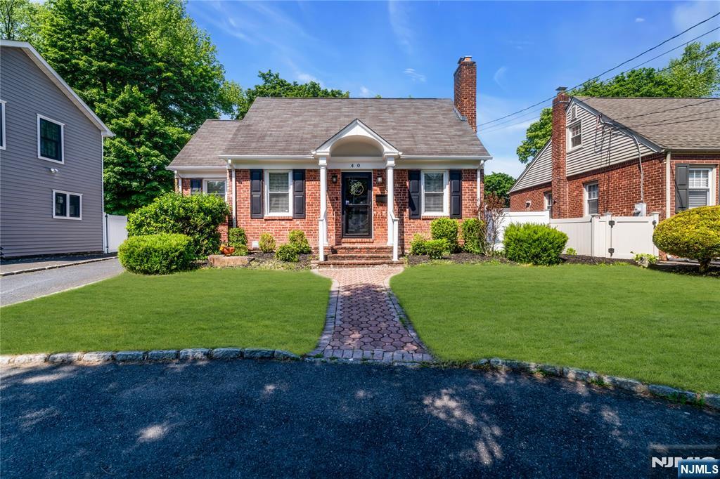 40 Merritt Ave, Dumont, NJ 07628