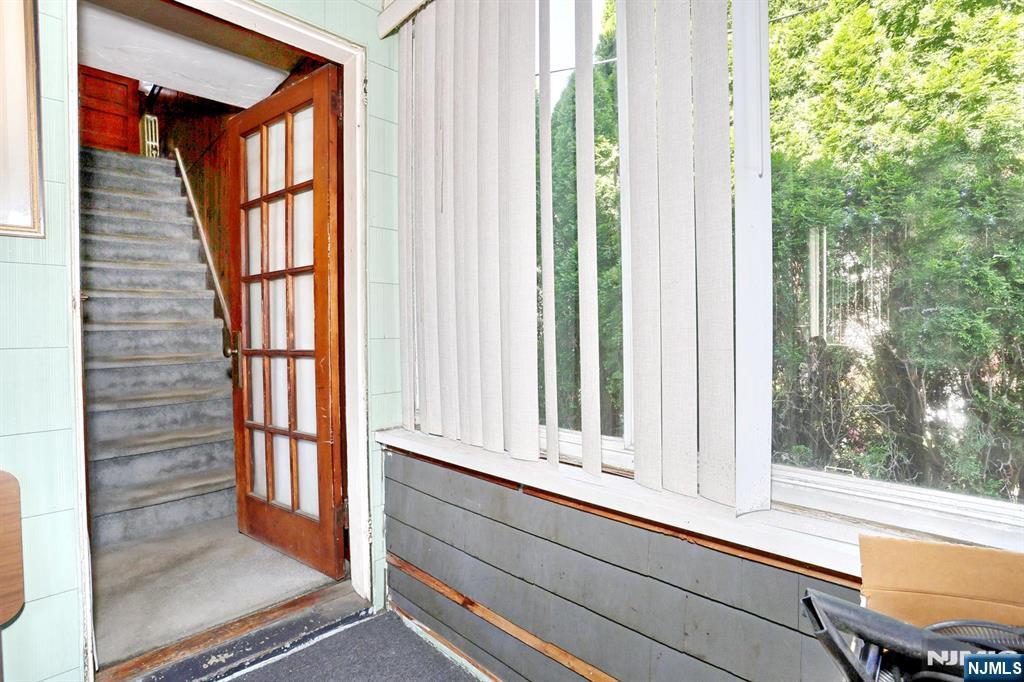 105 Sherwood Avenue - Photo 3