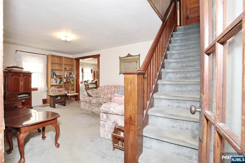 105 Sherwood Avenue - Photo 4