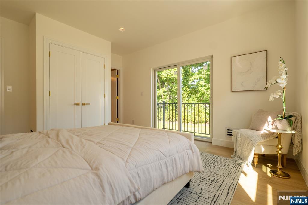 155 Waldo Place — photo 11