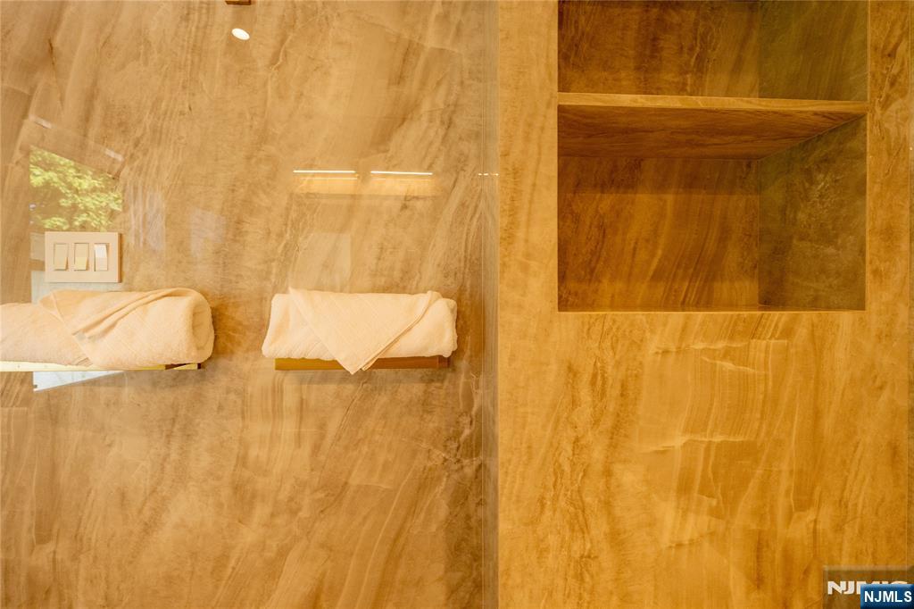 155 Waldo Place — photo 15