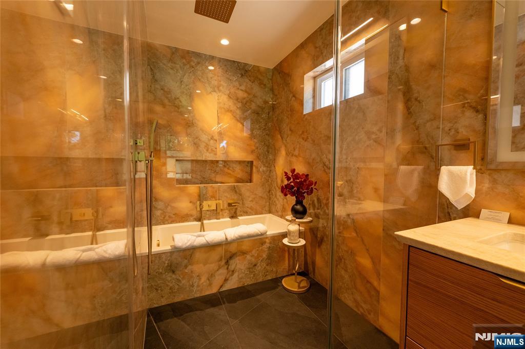 155 Waldo Place — photo 21