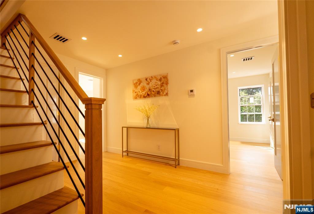 155 Waldo Place — photo 30