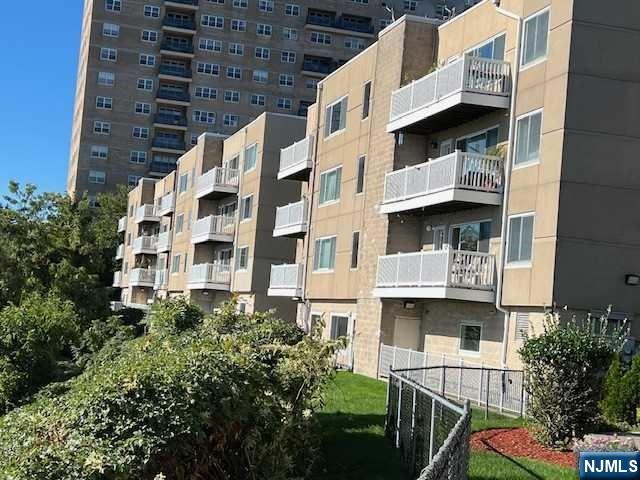 7420 Boulevard E #2C - Photo 3