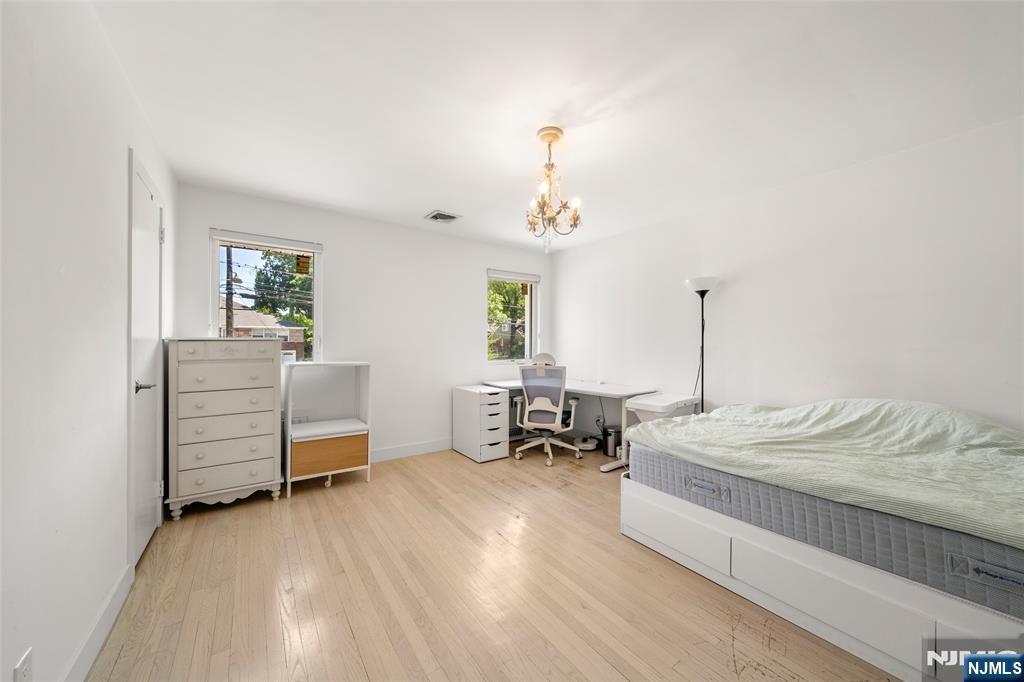1095 Palisade Avenue — photo 16
