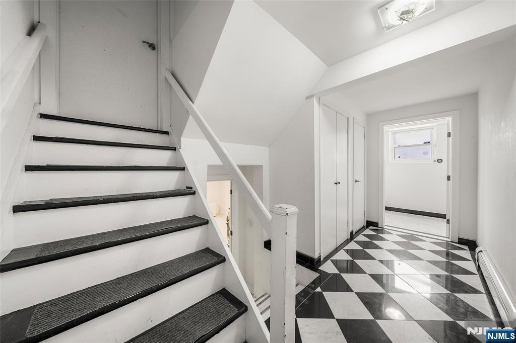 1095 Palisade Avenue — photo 19