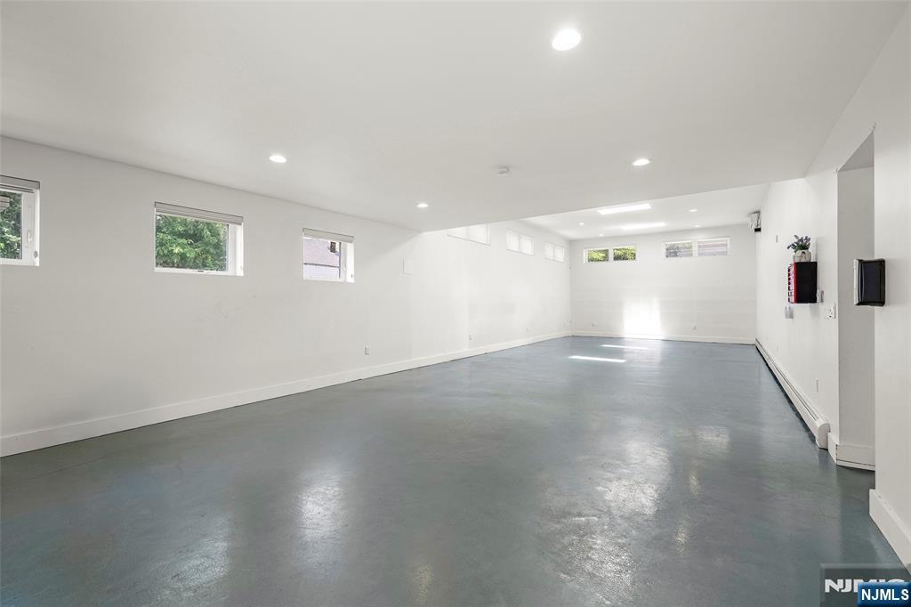 1095 Palisade Avenue — photo 34