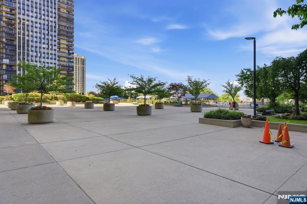 200 Winston Dr #2120, Cliffside Park, NJ 07010