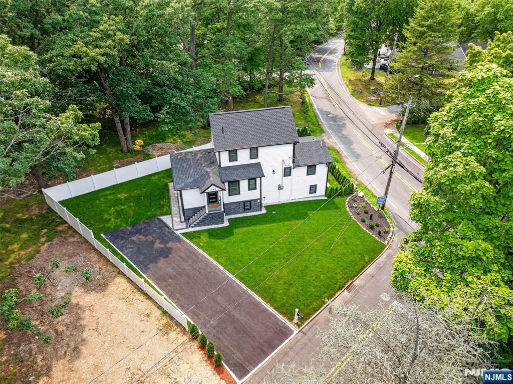 145 Grove St, Mahwah, NJ 07430