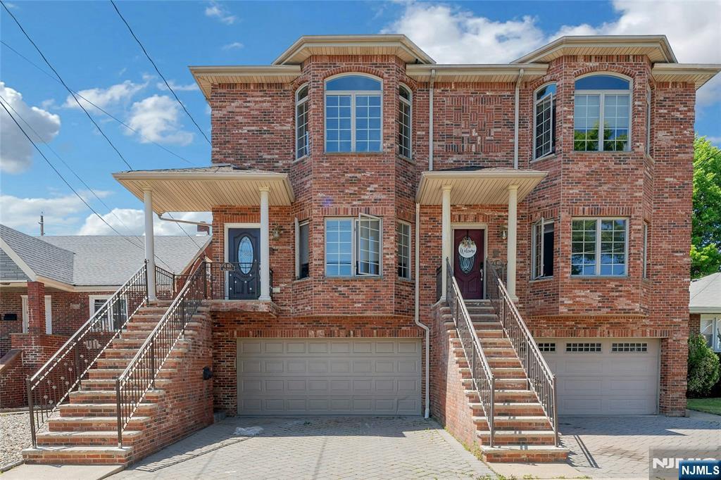 4 8th St #A, Fairview, NJ 07022