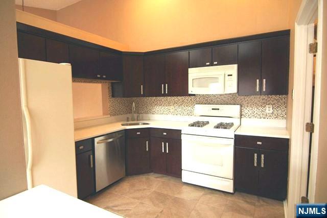 170 Linden Street 170 - Photo 5