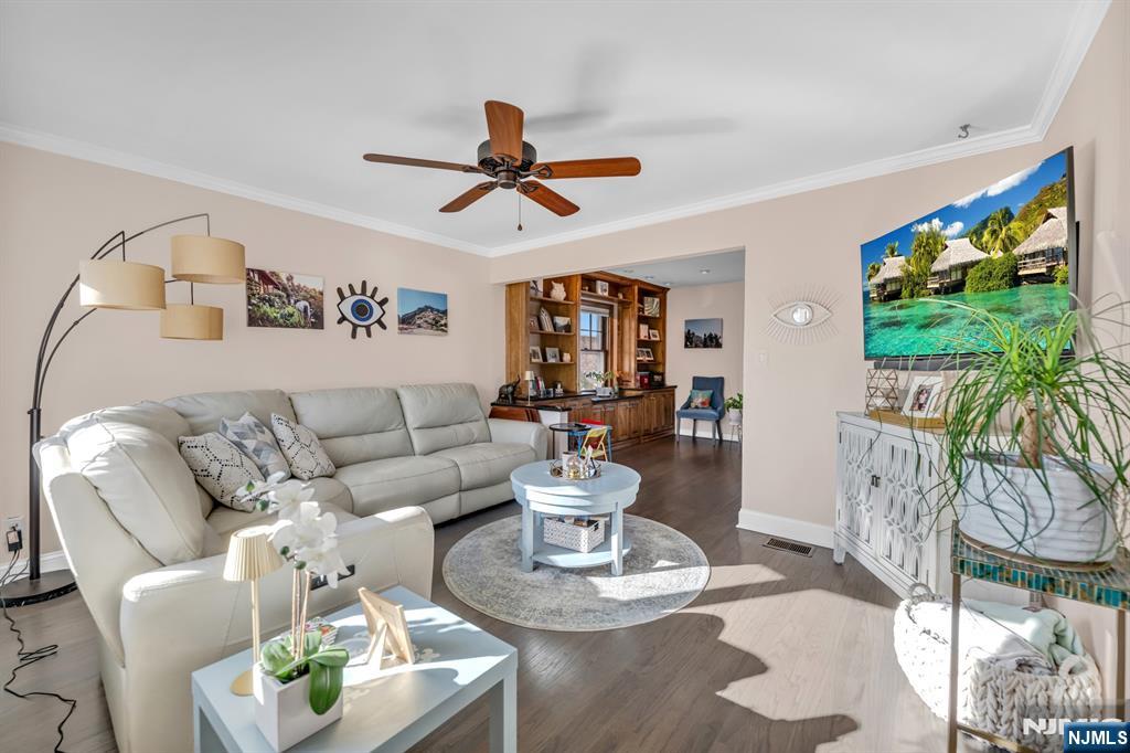 21 Kipp Ave, Lodi, NJ 07644