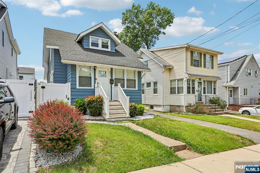377 Parker Ave, Hackensack, NJ 07601