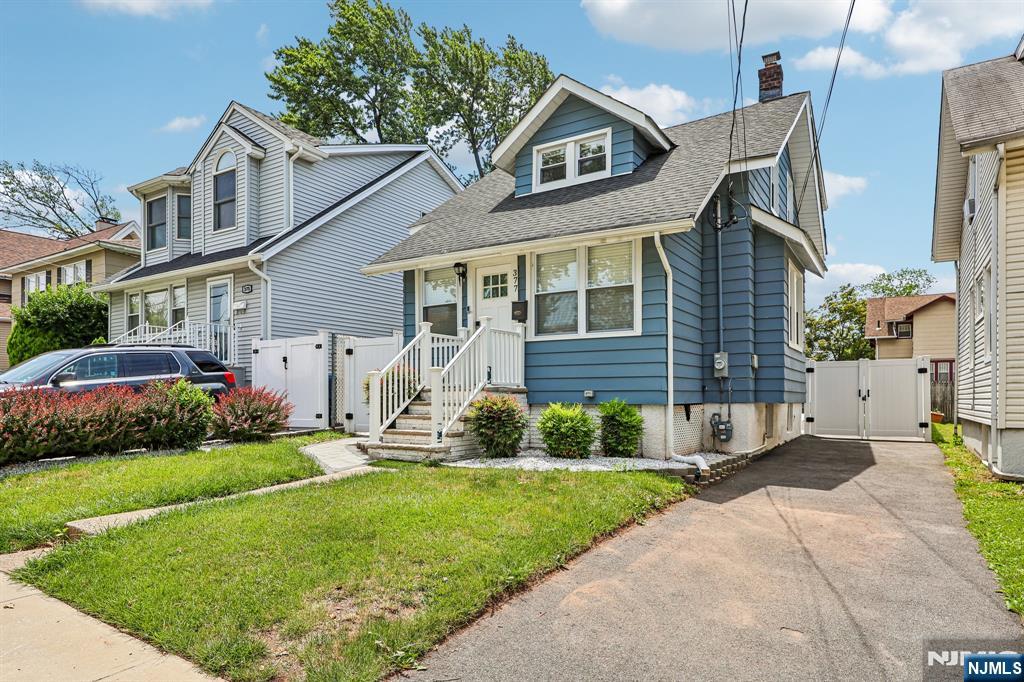 377 Parker Ave, Hackensack, NJ 07601