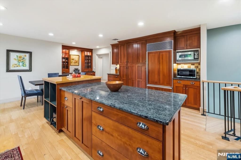 130 Van Nostrand Avenue — photo 13