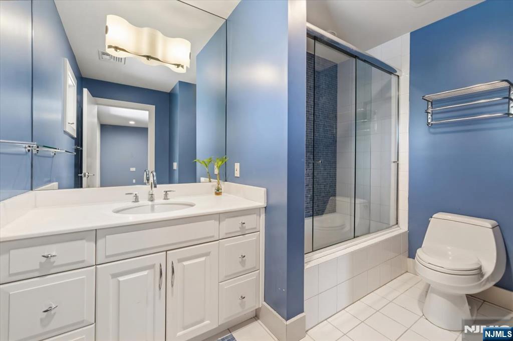 130 Van Nostrand Avenue — photo 22
