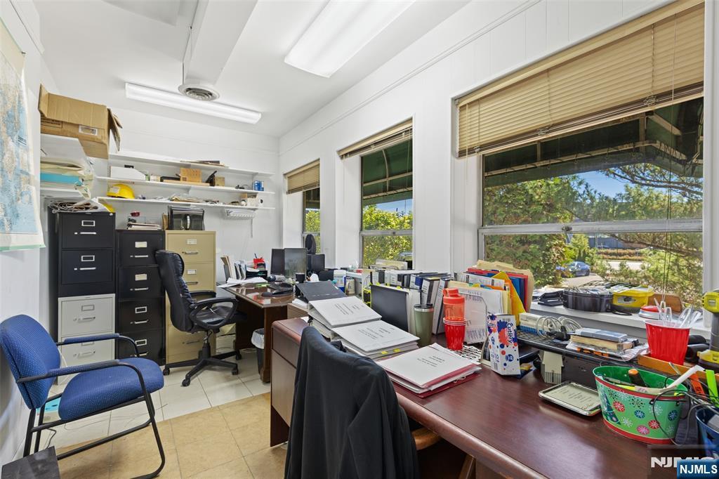 87 Old River Street - Photo 4