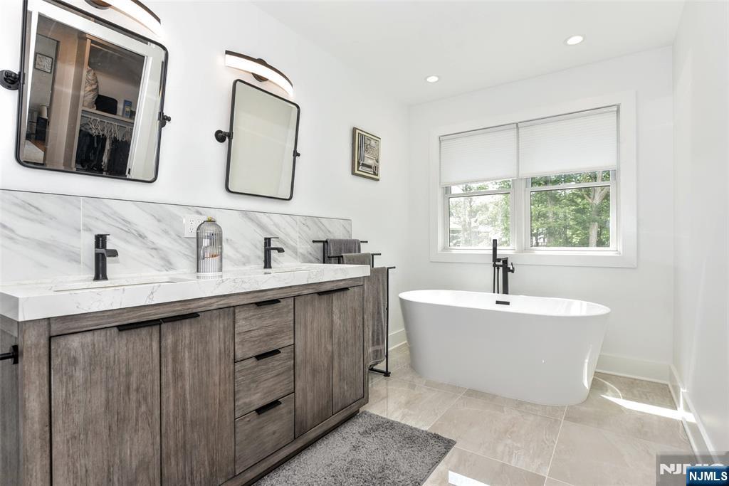 73 Heritage Drive — photo 26