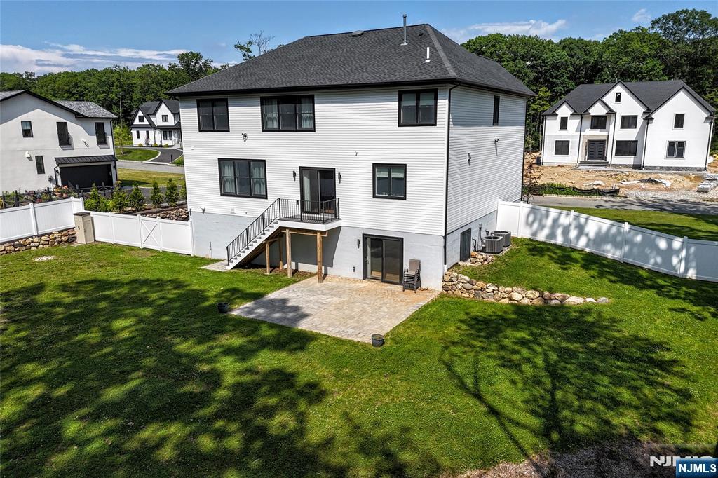 73 Heritage Drive — photo 8