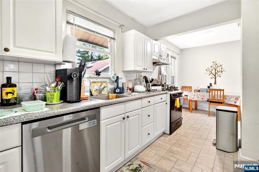 423 Closter Dock Road — photo 30