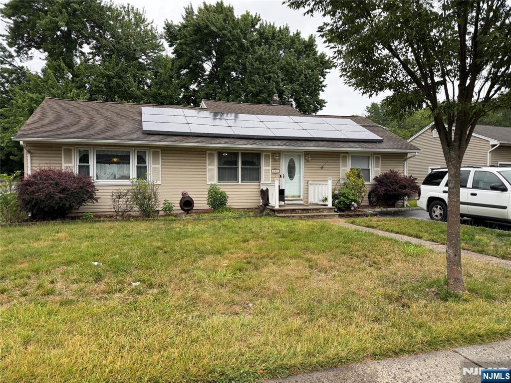 208 Lawrence Dr, Paramus, NJ 07652