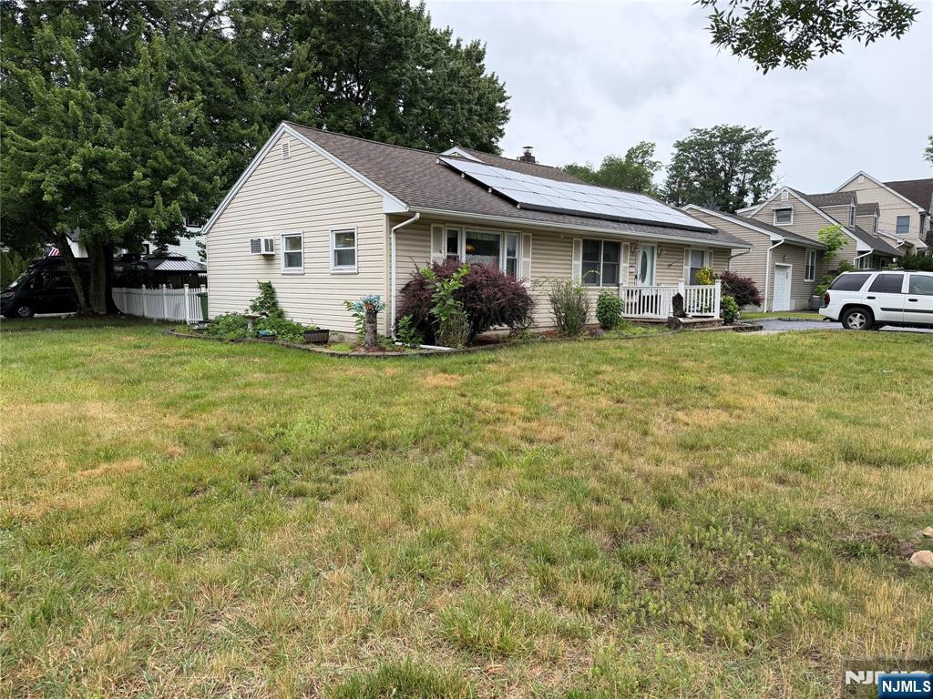 208 Lawrence Dr, Paramus, NJ 07652