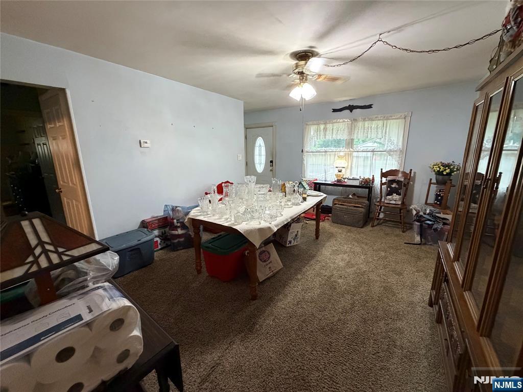 208 Lawrence Drive - Photo 3