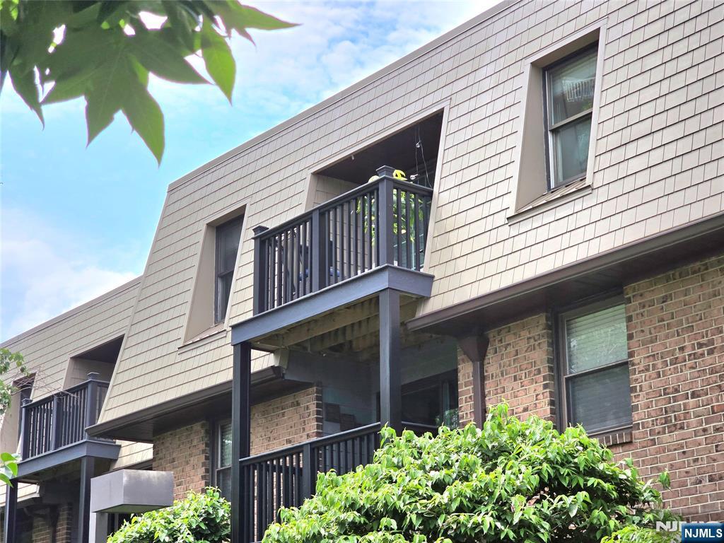 560 North Avenue I - Photo 2