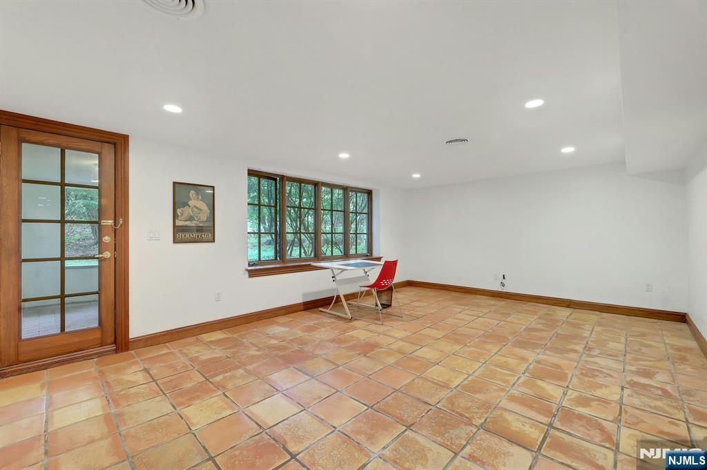 285 Arch Road — photo 36