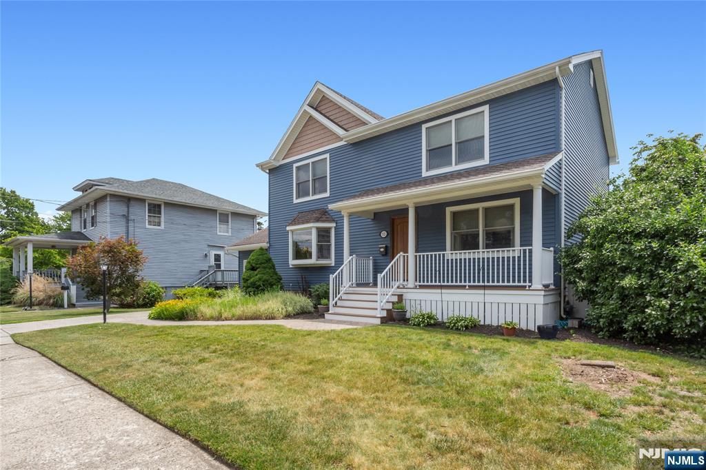 512 Lyster Ave, Saddle Brook, NJ 07663