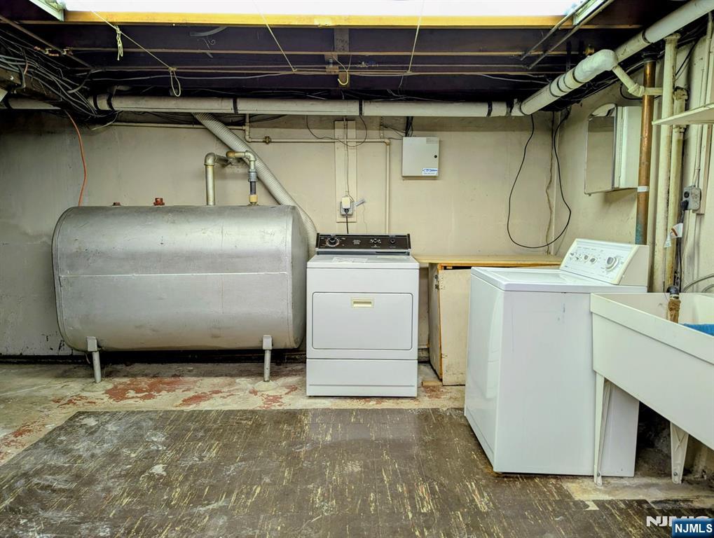 32 Sylvan Ave, Bergenfield, NJ 07621