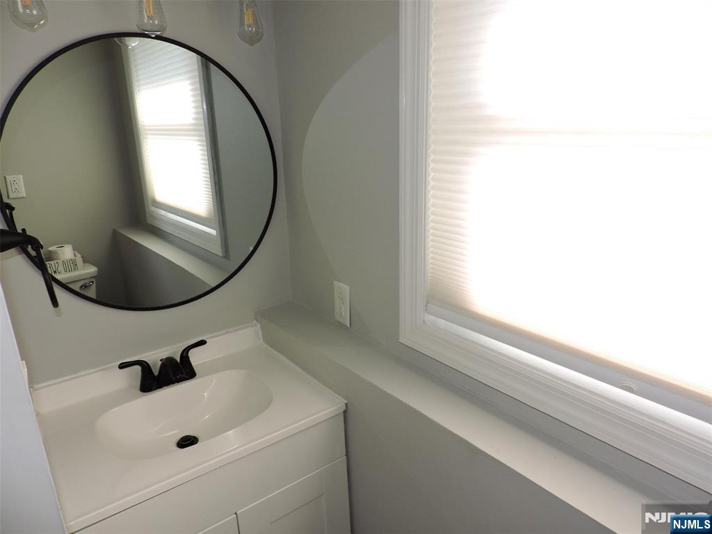 350 Monroe Avenue — photo 15
