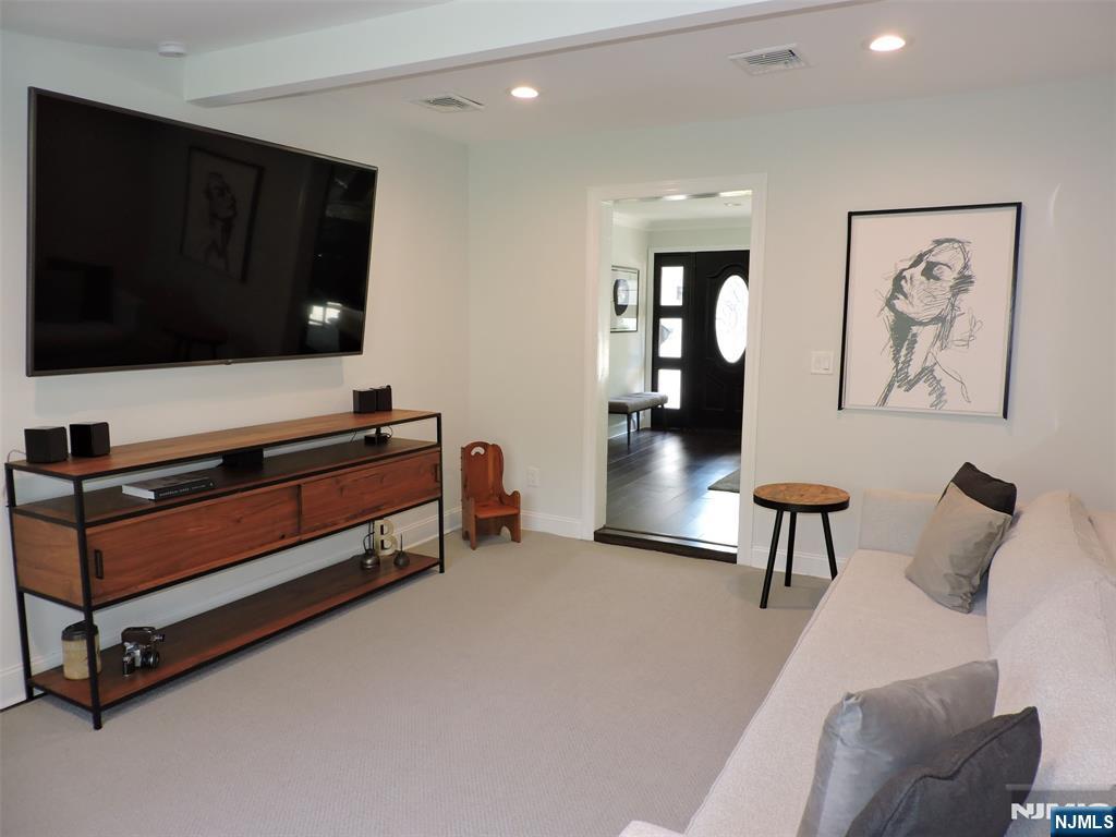 350 Monroe Avenue — photo 18
