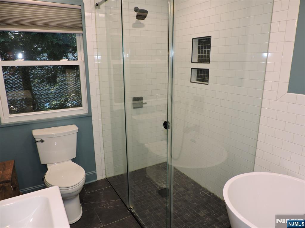 350 Monroe Avenue — photo 21