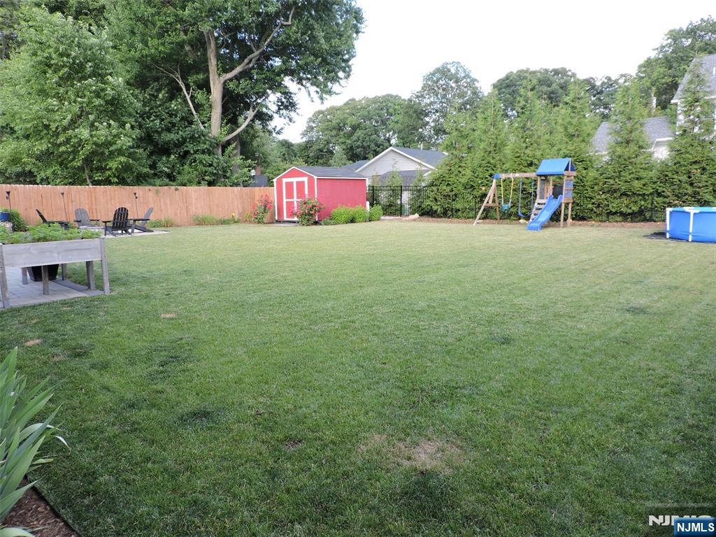 350 Monroe Avenue — photo 37