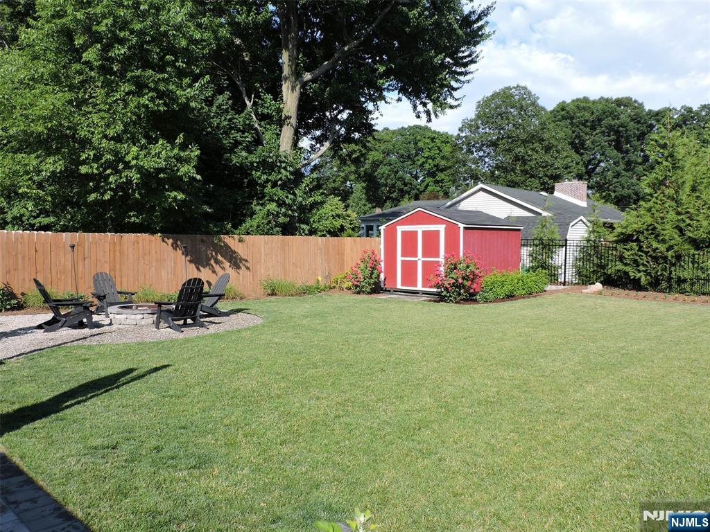 350 Monroe Avenue — photo 40
