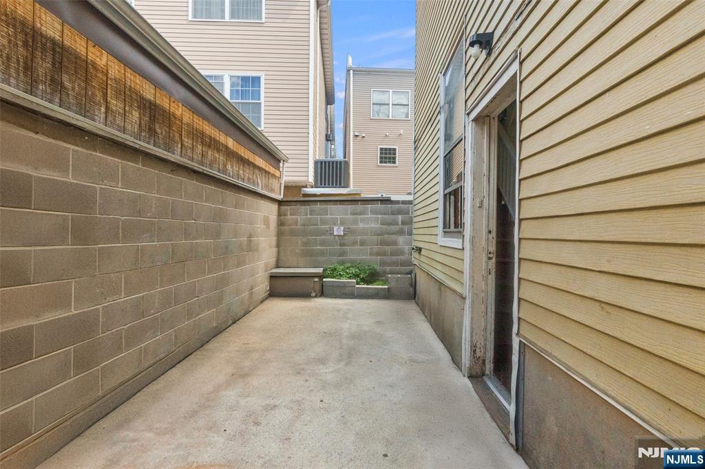 155 Wilson Avenue — photo 42