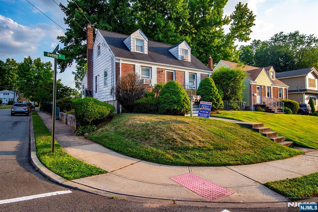 78 Dudley Dr, Bergenfield, NJ 07621