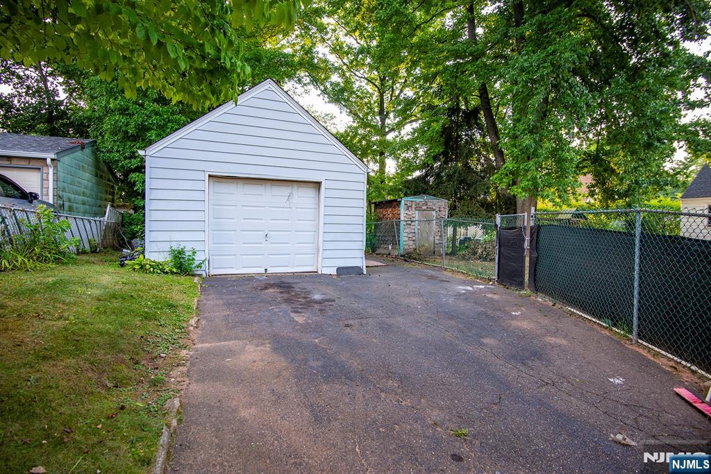 78 Dudley Dr, Bergenfield, NJ 07621