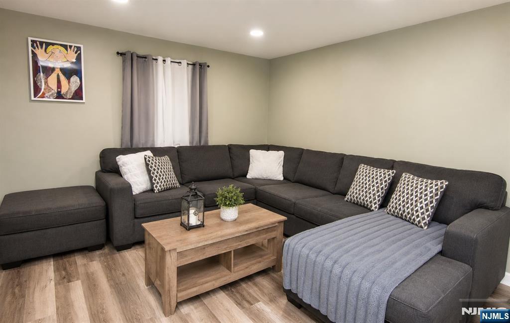 78 Dudley Dr, Bergenfield, NJ 07621