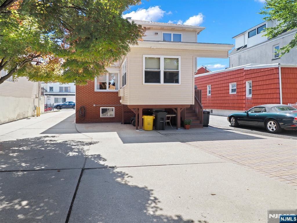 69 Lincoln Street — photo 4